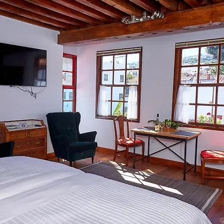 Apartahotel Platanera 4*