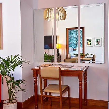 Platanera Aparthotel *